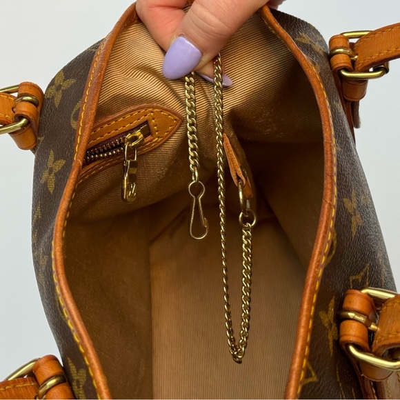 Louis Vuitton Monogram Bucket PM Shoulder Tote Bag - Picture 10 of 15